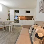 Astoria By Interhome